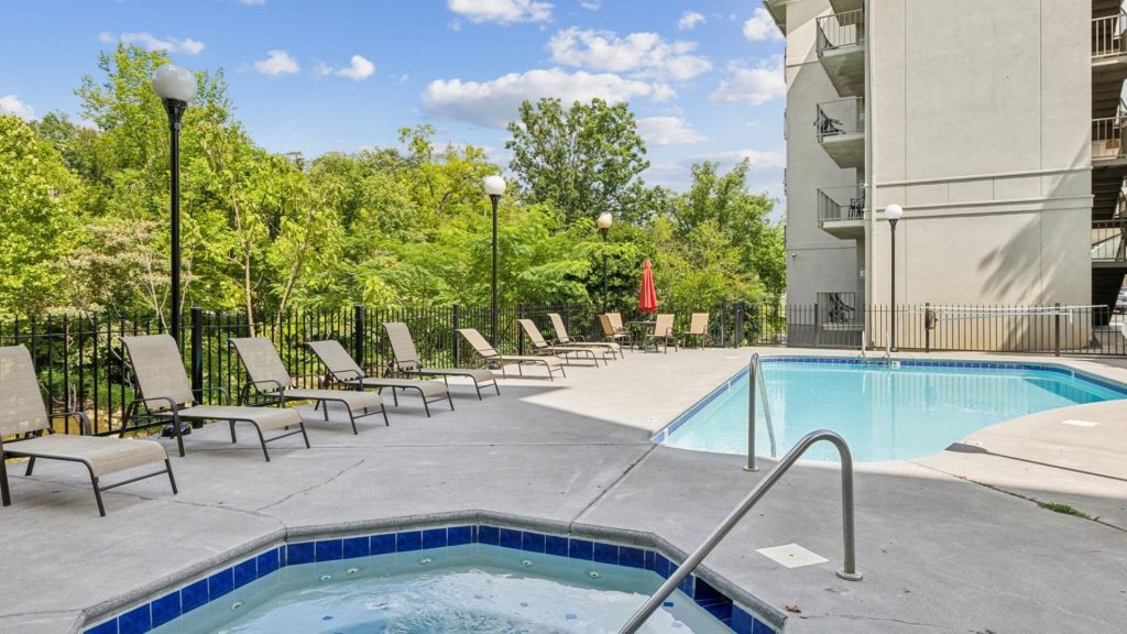 Riverside 2 Bedroom Condo at Cedar Lodge in Pigeon Forge