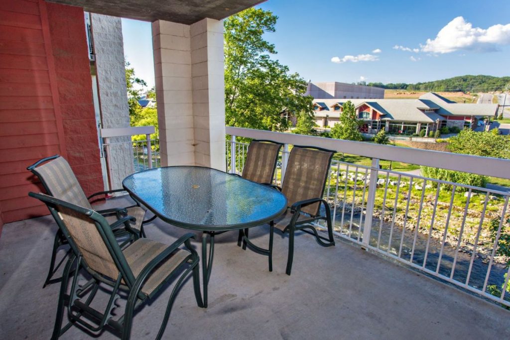 Bear Crossing Condos by LeConte and Cal Ripkin Pigeon Forge