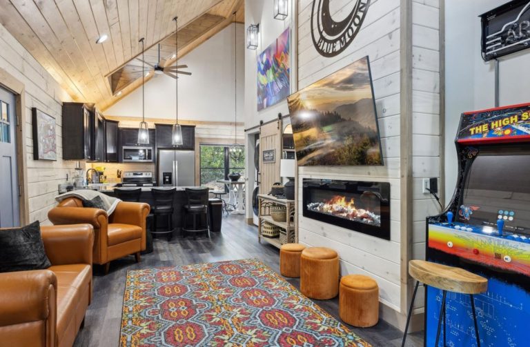 Gatlinburg Cabin Once in a Blue Moon