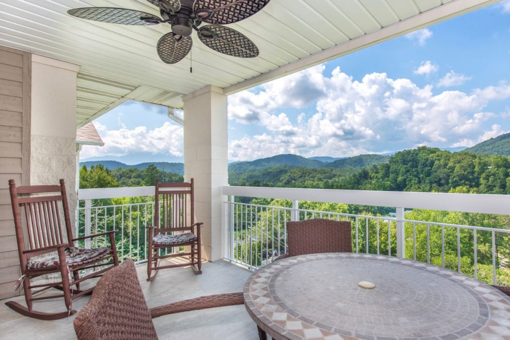 Whispering Pines Condo 553 Pigeon Forge TN