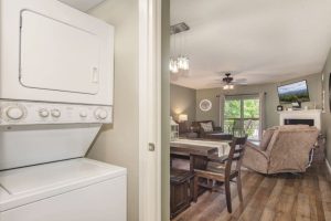 Two bedroom Pigeon Forge Condo near Dollywood Cedar Lodge 102 Sleeps 6