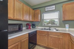 Two bedroom Pigeon Forge Condo near Dollywood Cedar Lodge 102 Sleeps 6