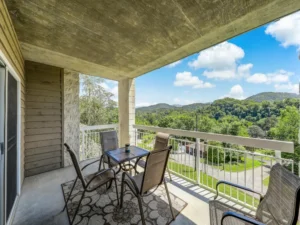 Come on Inn Whispering Pines 531 3 Bedroom in Pigeon Forge near Dollywood