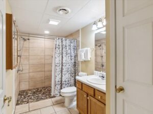 Whispering Pines 101 Downtown Pigeon Forge one bedroom vacation rental