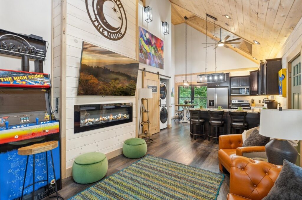 Discount Two Bedroom Gatlinburg Cabins Fly Me To The Moon