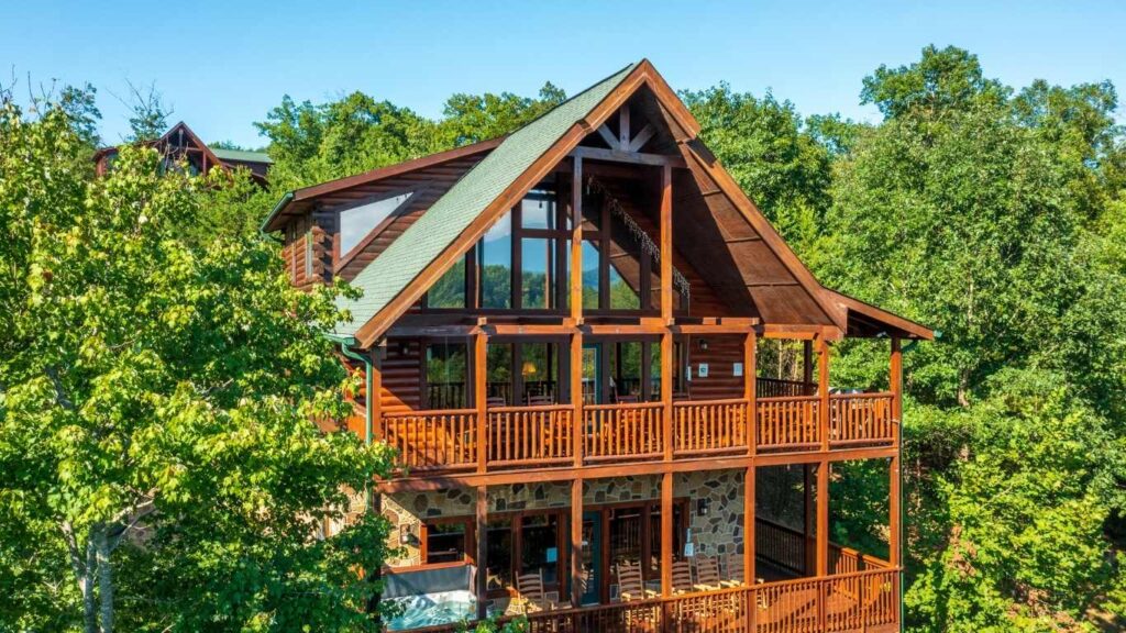 Monte Vista Vacation Rental Cabin near Dollywood with Game Room, Hot Tub, Amazing Mountain views