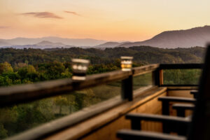 Five Bedroom Large Vacation rental Cabin near Dollywood Knoxville Pigeon Forge Smoky Mountain Top 10 Vacation Rental