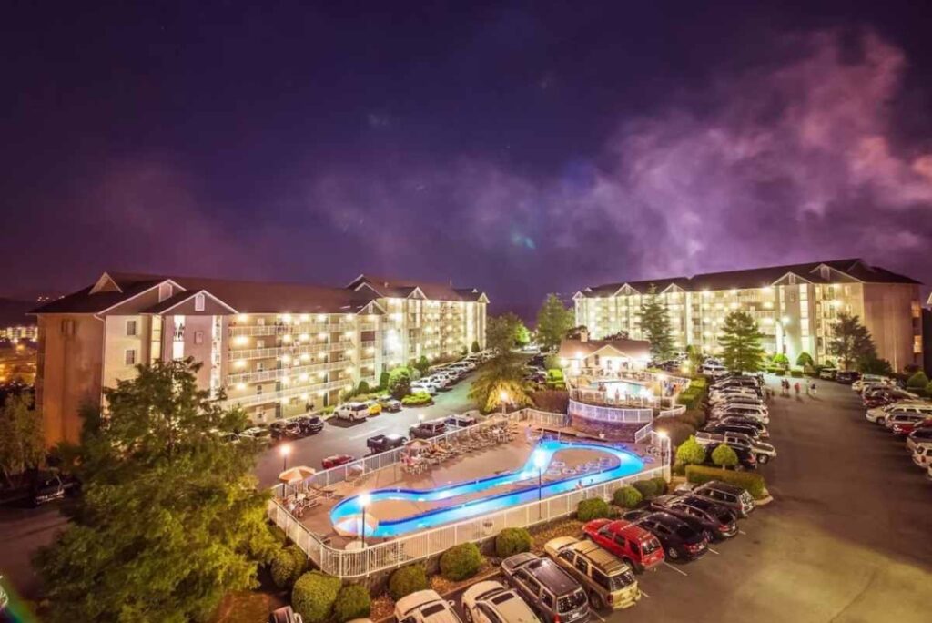 3 Bedroom Vacation Cabin and Condo Rentals in Downtown Pigeon Forge near Dollywood