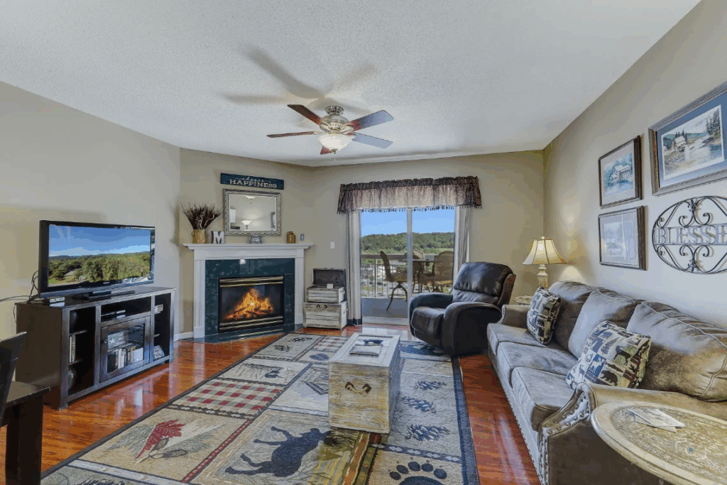 Whispering Pines Condo 211 Easy Street Downtown Pigeon Forge One Bedroom Condo near Dollywood