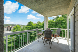 Whispering Pines Condo 211 Easy Street Downtown Pigeon Forge One Bedroom Condo near Dollywood