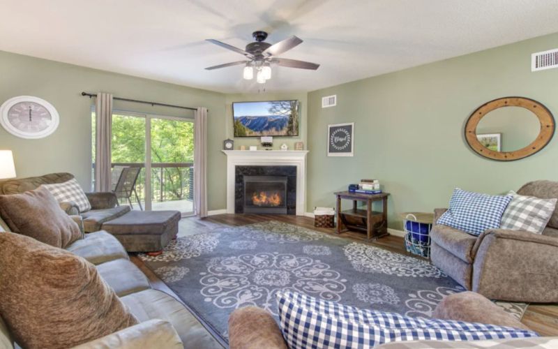 Cedar Lodge 102 Two Bedroom Pigeon Forge Condo Vacation Rental on the River near Dollywood