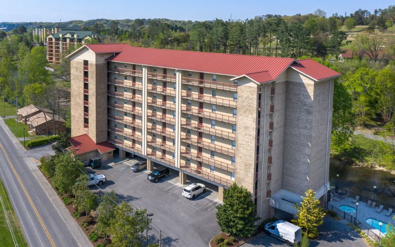 Cedar Lodge 204 Two Bedroom Pigeon Forge Condo Vacation Rental on the River near Dollywood