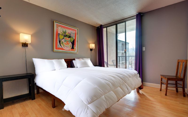 Downtown Gatlinburg One Bedroom Vacation Rental Suite with Indoor and Outdoor Pool Gatlinburg Strip