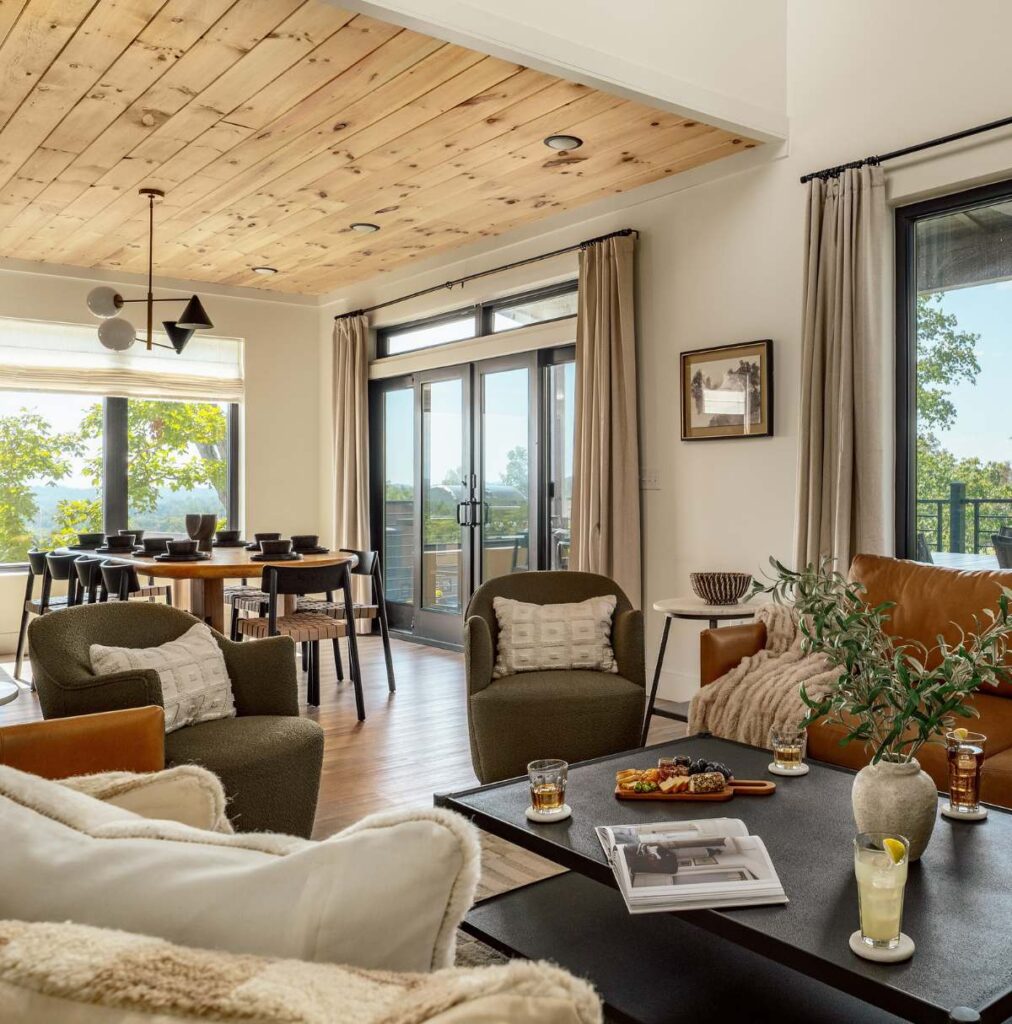 Large mountain vacation rental cabins with game rooms near Dollywood