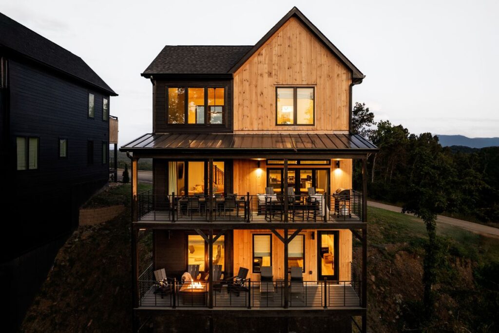 Lodges at Reedmont Large Group Vacation rentals by Sevierville Convention Center, Golf Course and Wilderness of the Smokies