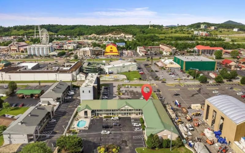 One Bedroom on the Pigeon Forge Parkway Sleeps 4 buy The Island