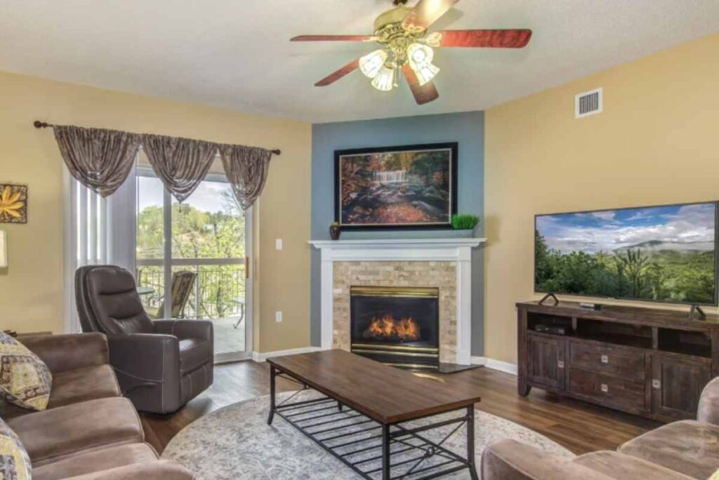 Three Bedroom Vacation Condo Rentals in Downtown Pigeon Forge near Dollywood