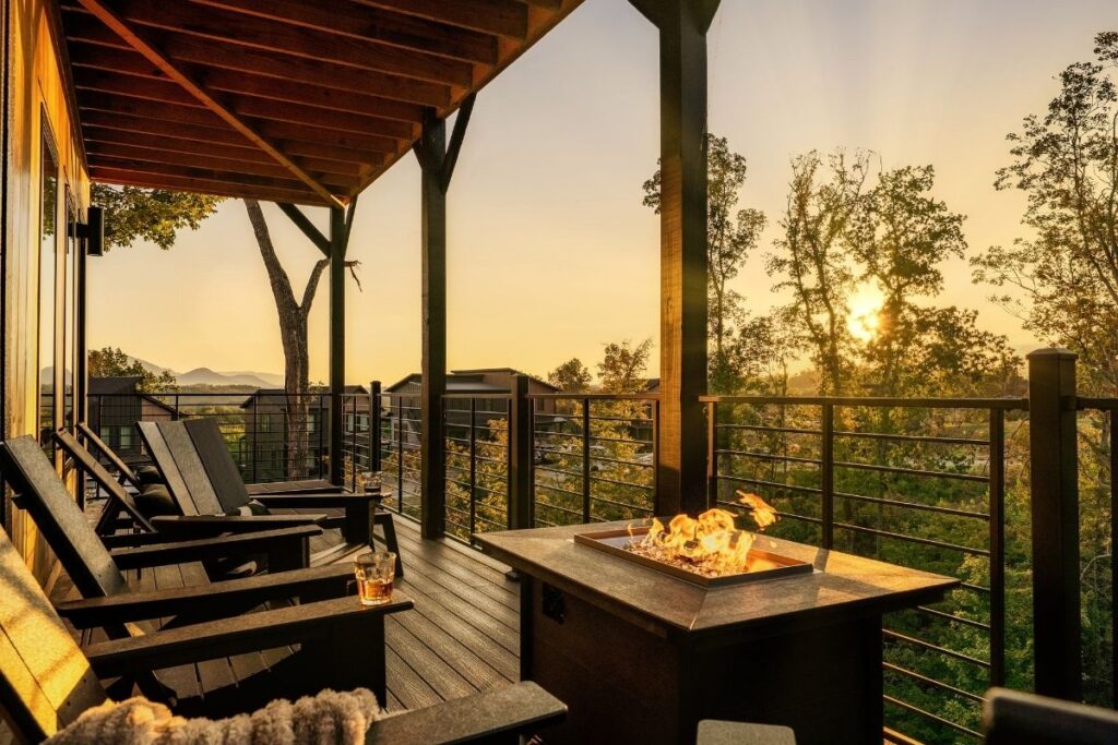 Top Cabin Rental Five Bedroom near Dollywood Knoxville Pigeon Forge Smoky Mountains