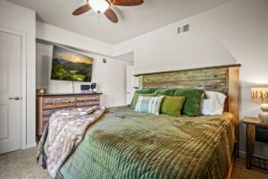 Cedar Lodge Vacation Condo Cabin Rental 605 Riverside Retreat Near Dollywood on the River