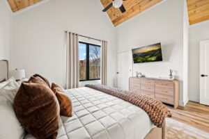 5 Bedroom Vacation Cabin Rental with Indoor Pool and Game Room Lodges at Reedmont