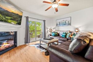 Cedar Lodge Vacation Condo Cabin Rental 605 on River Near Dollywood