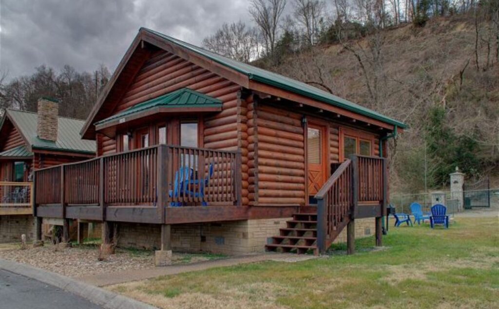 The LIttle River Cabin in Pigeon Forge Vacation Rental in the Smokies