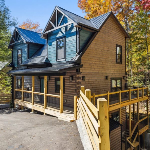 Gatlinburg Four Bedroom Cabin with Indoor Pool (