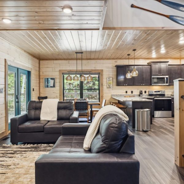 Gatlinburg Four Bedroom Cabin with Indoor Pool (